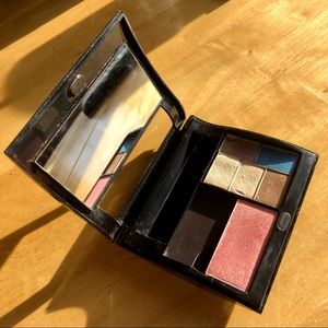 Mary Kay Magnetic Compact